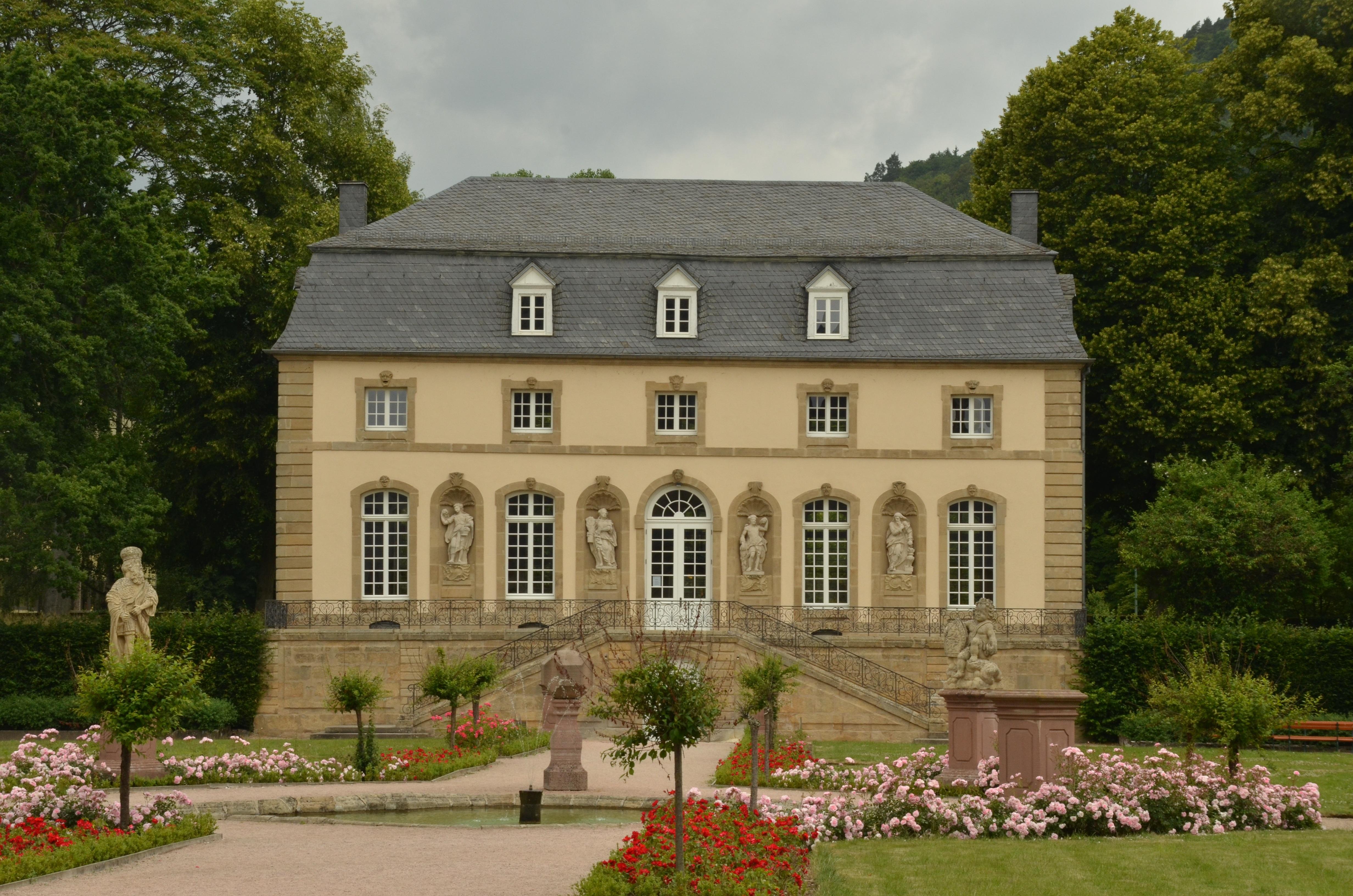 Echternach, Luxembourg, Orangerie Manor. Foto: Canva